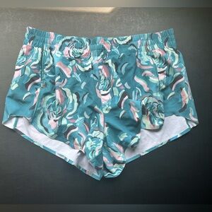 Athleta Printed Hustle 3” Short - Women’s Medium - running, workout short